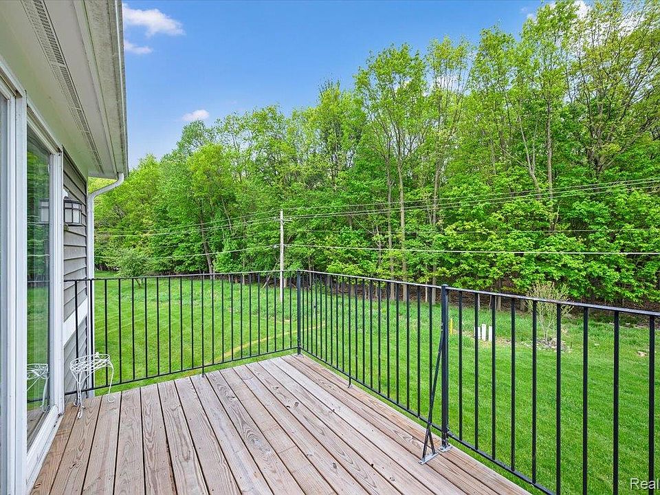 2142 Carriage Hill Cir, photo 5