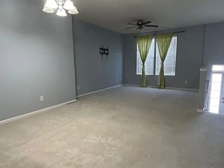 304 Kelsey Dr — Photo 3