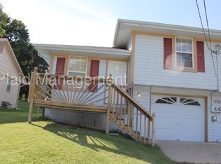 1902 S Lees Summit Rd APT B, Independence, MO 64050