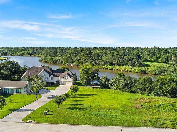 2nd image of 4440 E Bayou Maison Cir