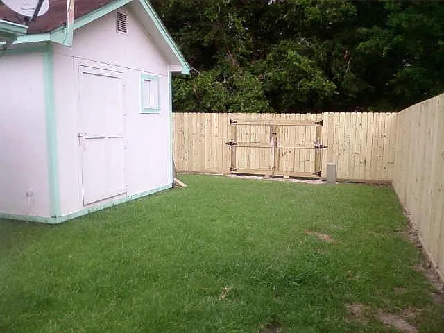 13835 Northlake Dr NE — Photo 2