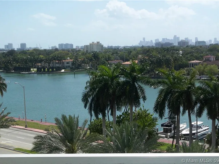 5161 Collins Ave #806 — Photo 2