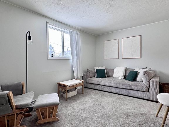 3rd image of 1001 Prospect St