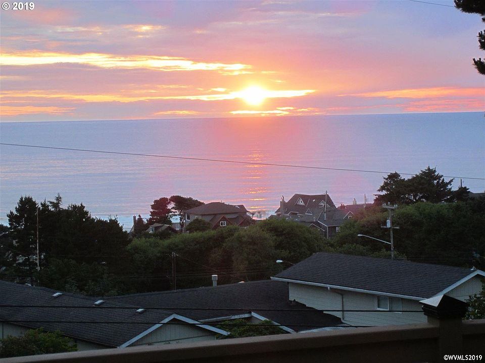 1st image of 3572 SE Dune Ave