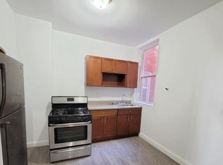 311 S 11th St #3R, Newark, NJ 07103