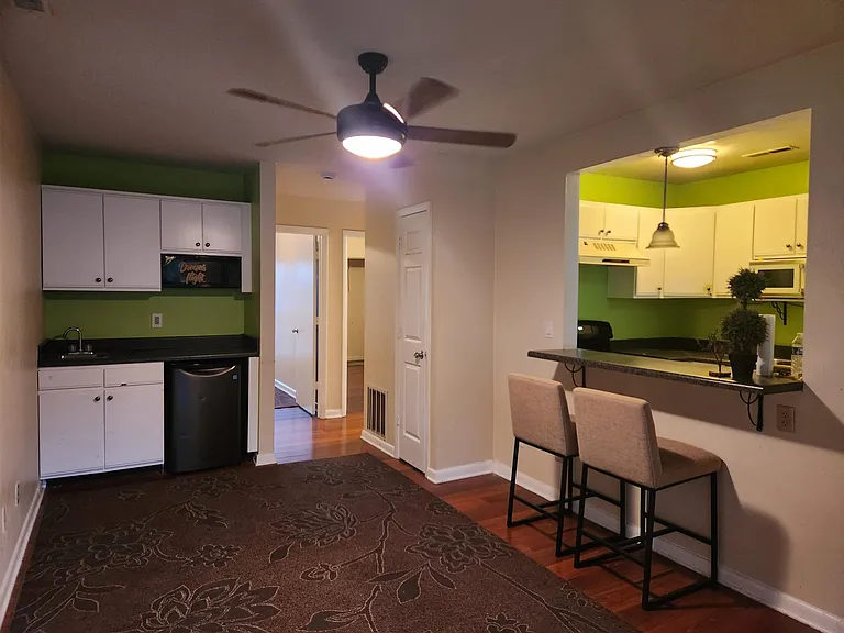 1394 Bradley Dr — Photo 10