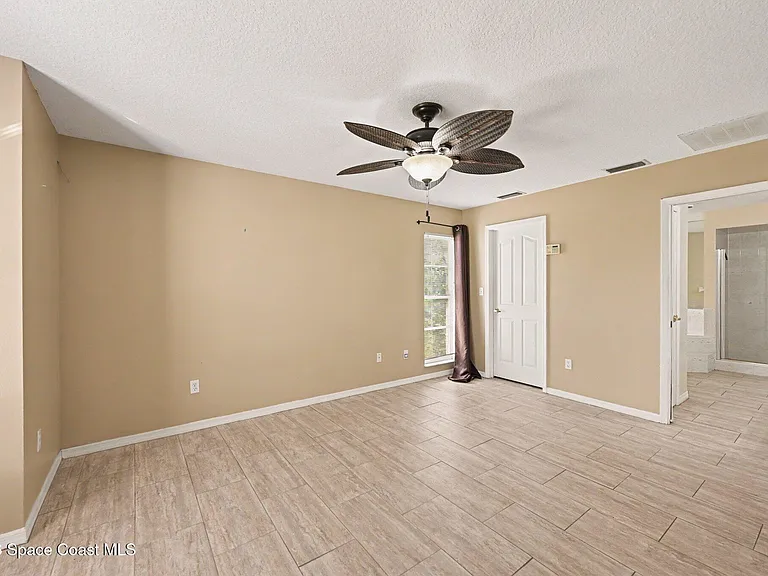 771 Wild Flower St — Photo 4