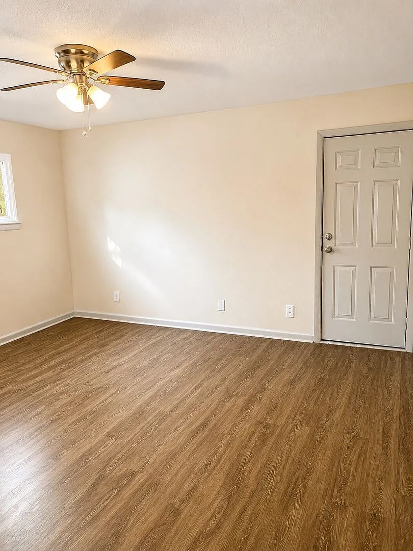 1 bed, 1.0 bath, $1,095 — Photo 4