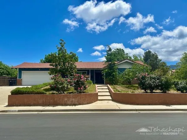 424 Brentwood Dr, Tehachapi, CA 93561