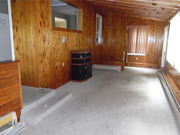 4th image of 32 Sunset Ave