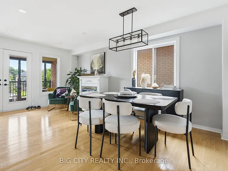 7395 Banffshire Ct #MAIN UPPER — Photo 6