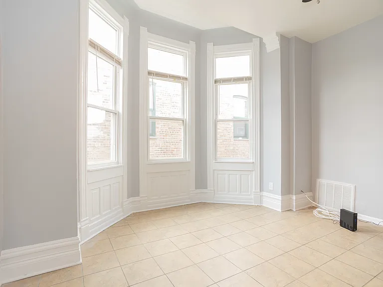 1044 W Belmont Ave #2 — Photo 6