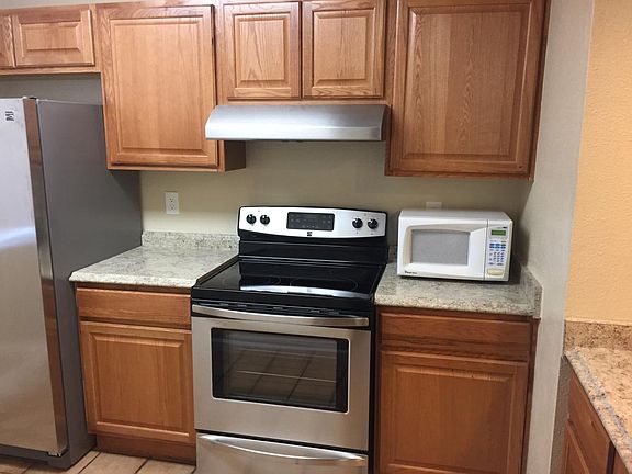 5th image of 1103 Bradley Sq