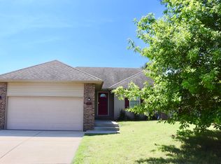 916 Wesley Rd, Nixa, MO 65714