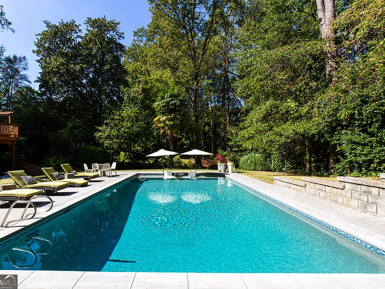 485 Riverside Pkwy — Photo 1