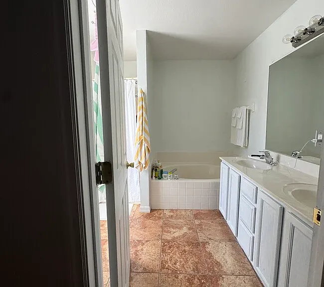 10 Lloret Pl — Photo 9