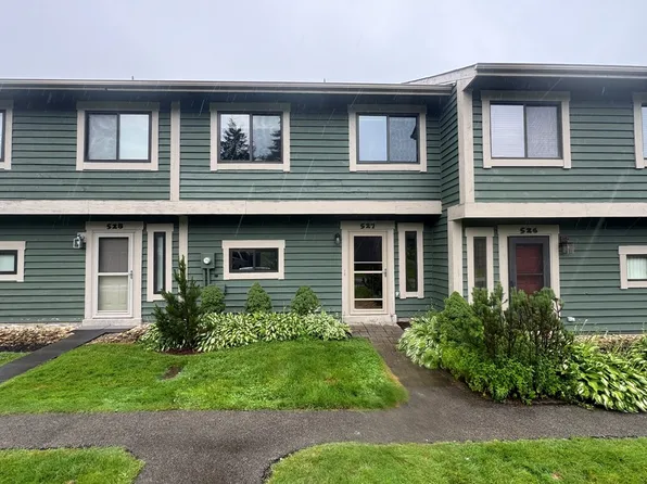 527 Kooser Cir, Hidden Valley, PA 15502
