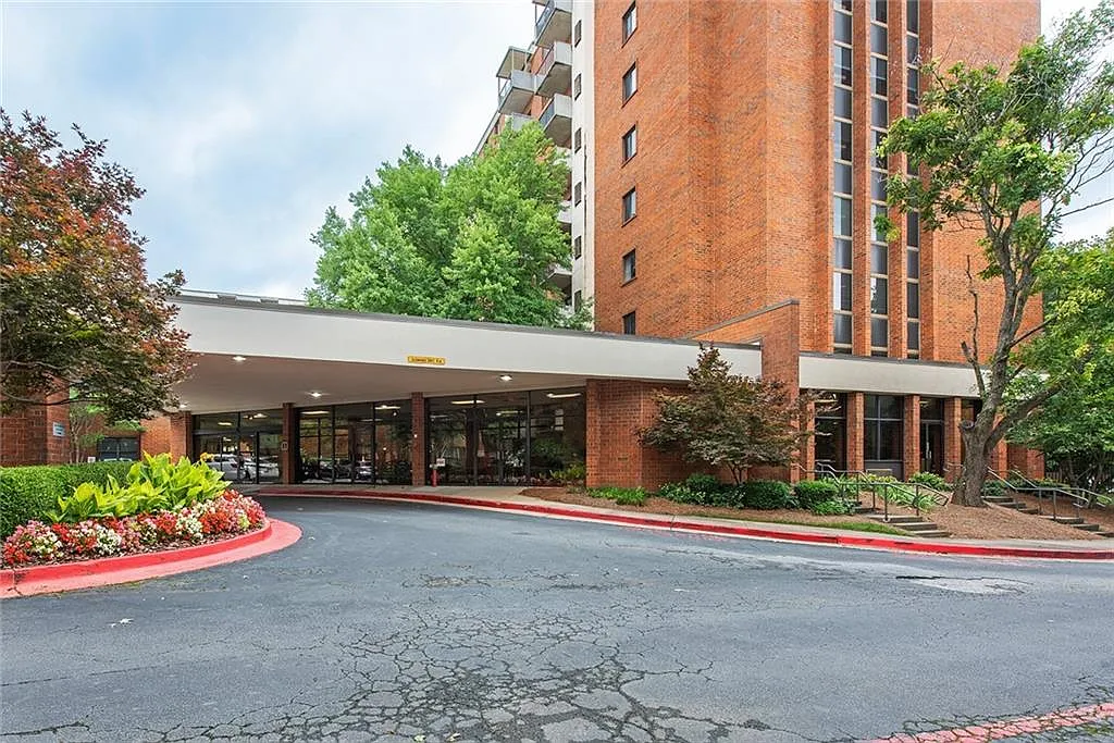 2 bed, 2.0 bath, 1070 sqft, $2,300 — Photo 1