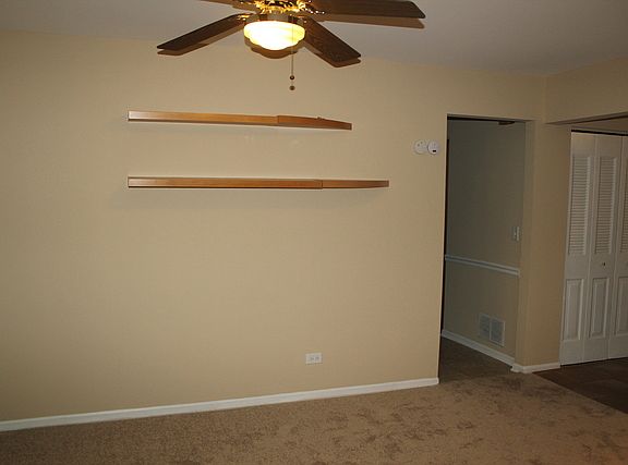 4th image of 2S340 River Oaks Dr
