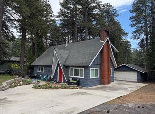 31347 Oakleaf Dr, Running Springs, CA 92382