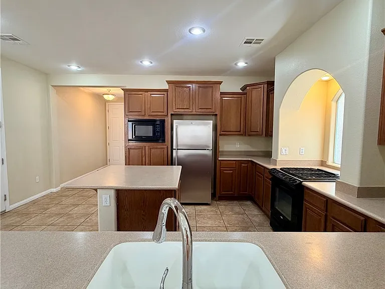 7312 W Mesa Vista Ave — Photo 8
