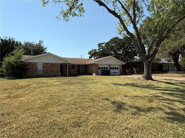 1818 Medina Dr, College Station, TX 77840