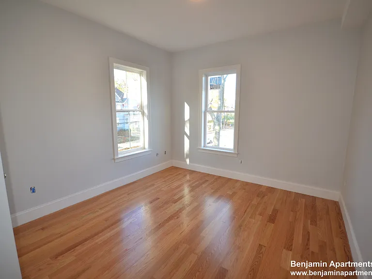18 Murdock St #16 — Photo 3