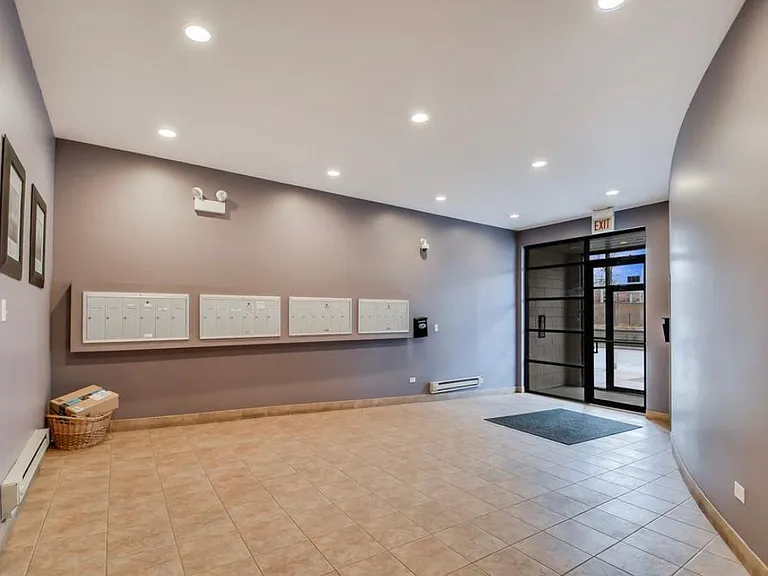 837 S Western Ave — Photo 12