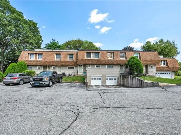 136 Sheraton Lane #136, Norwich, CT 06360