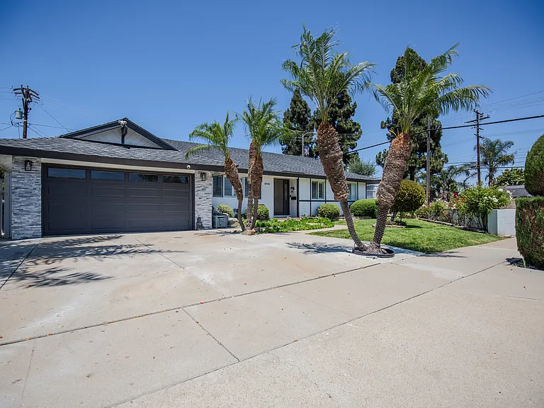 8983 Nightingale Ave — Photo 12