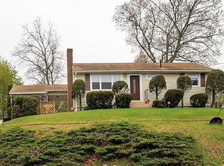 4 Helen Dr, Woburn, MA 01801