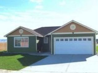 112 Pleasant Ave, Grandview, WA 98930