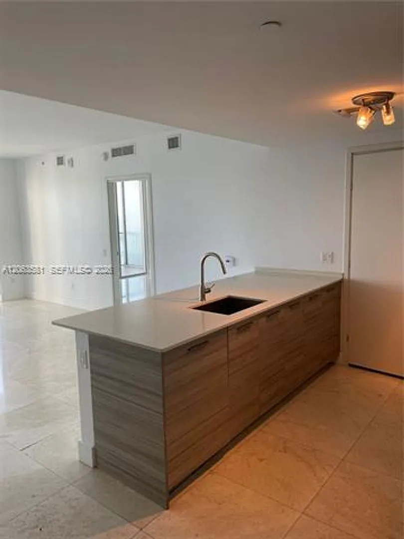 1300 Brickell Bay Dr cu-3204, Miami, FL 33131 — Photo 1