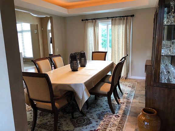 3rd image of 95 W Orange Hill Cir