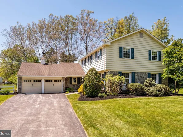 590 Watford Ln, Berwyn, PA 19312