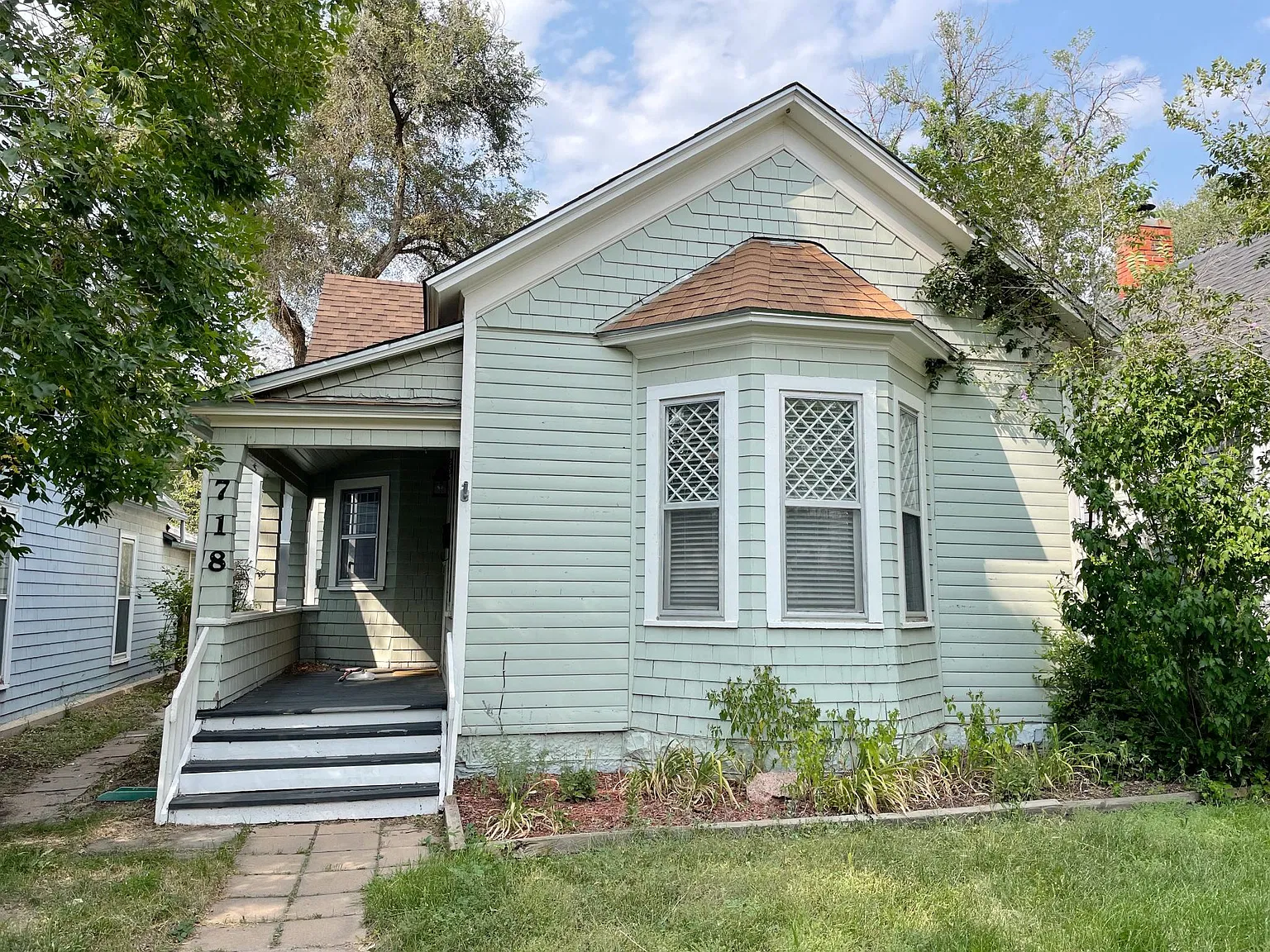 718 E High St — Photo 1