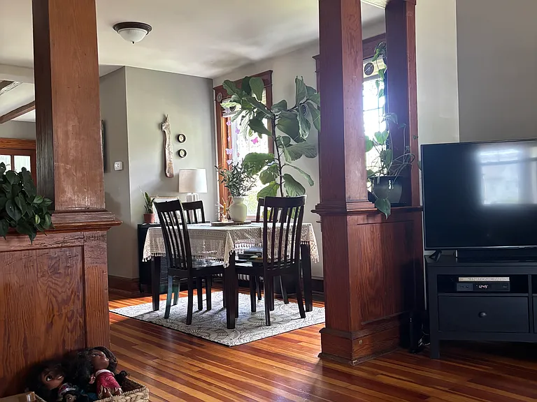 208 S 5th St — Photo 5