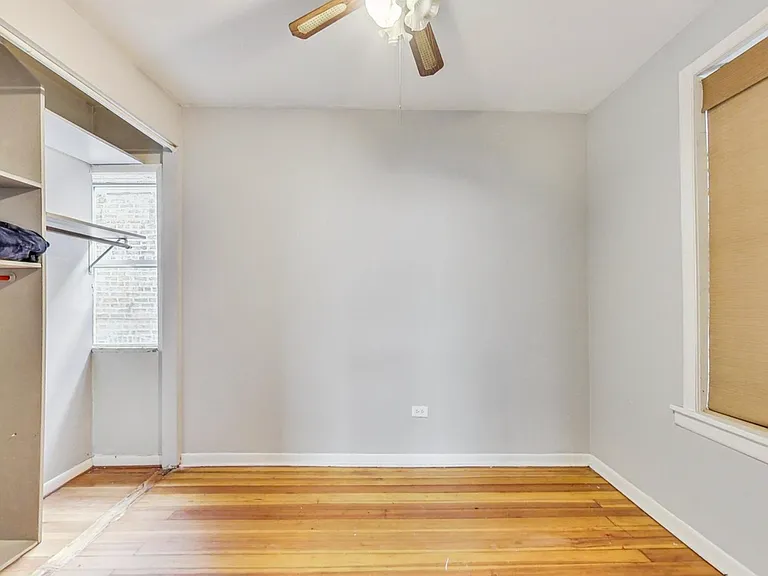 2554 W Winnemac Ave #2 — Photo 3