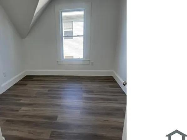 70 Arlington St #3, Worcester, MA 01604