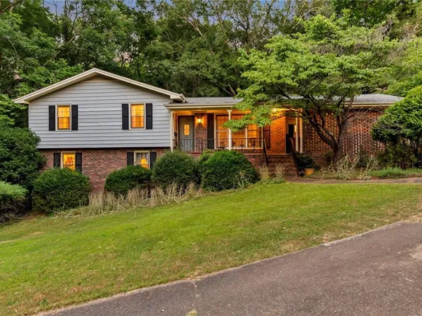 1380 Montrose Dr, Gainesville, GA 30501