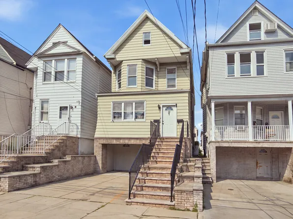 29 W 52nd St Floor 2, Bayonne, NJ 07002