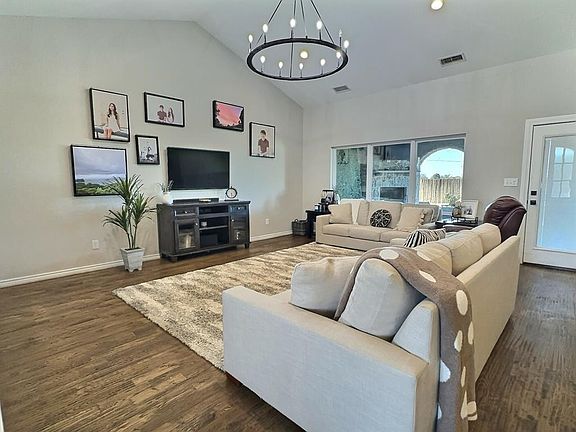 2nd image of 1603 Preston Trl