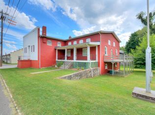 703 Commerce St, Pulaski, VA 24301