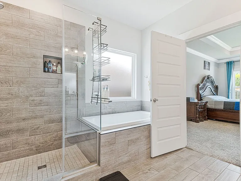 6076 Cherry Hill Cir — Photo 19