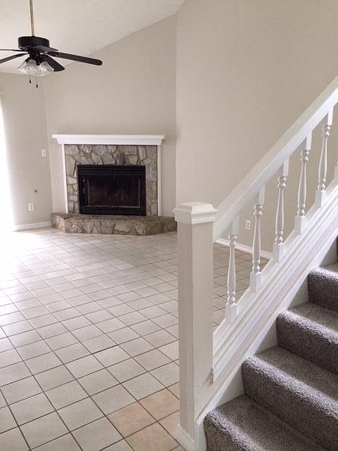 2nd image of 1407 Ariel Ln