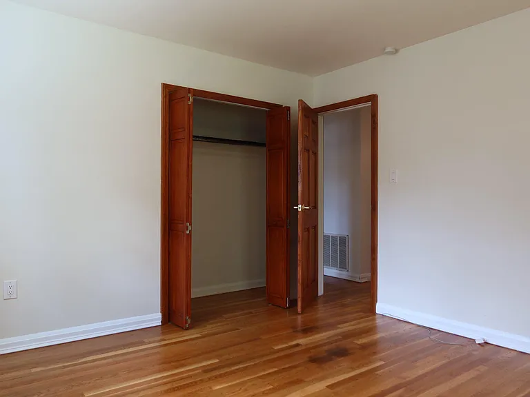 109 Deep Dale Dr — Photo 13