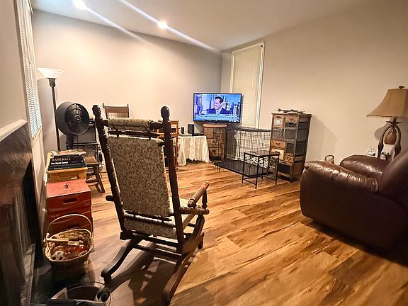 4th image of 8473 Rothchild Rd #31