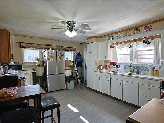 5th image of 362 W Ridge St