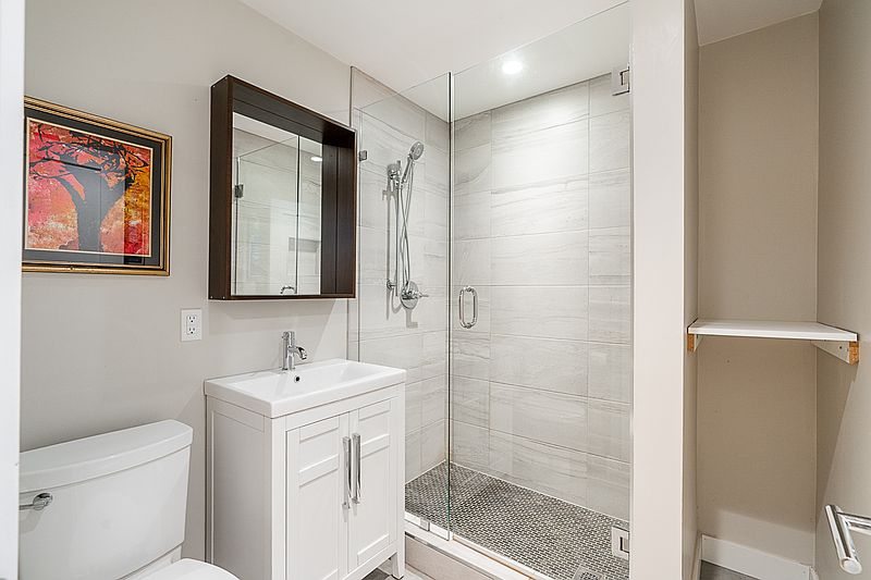 Vancouver House for rent - 5 Bedrooms — photo 7