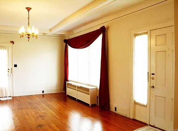 5th image of 547 N Center St